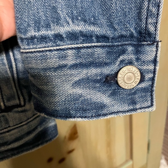 Levis Classic Denim Trucker Jean Jacket Woman's Size X Small Button Up Front - Picture 4 of 8